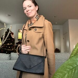 Louis Vuitton epi leather Textured Black Envelope Clutch with chain , dust bag